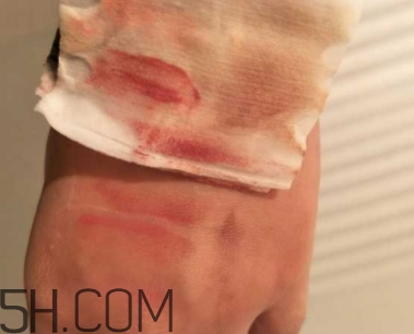 unny卸妆水和蓓昂斯哪个好?unny卸妆水和蓓昂斯对比